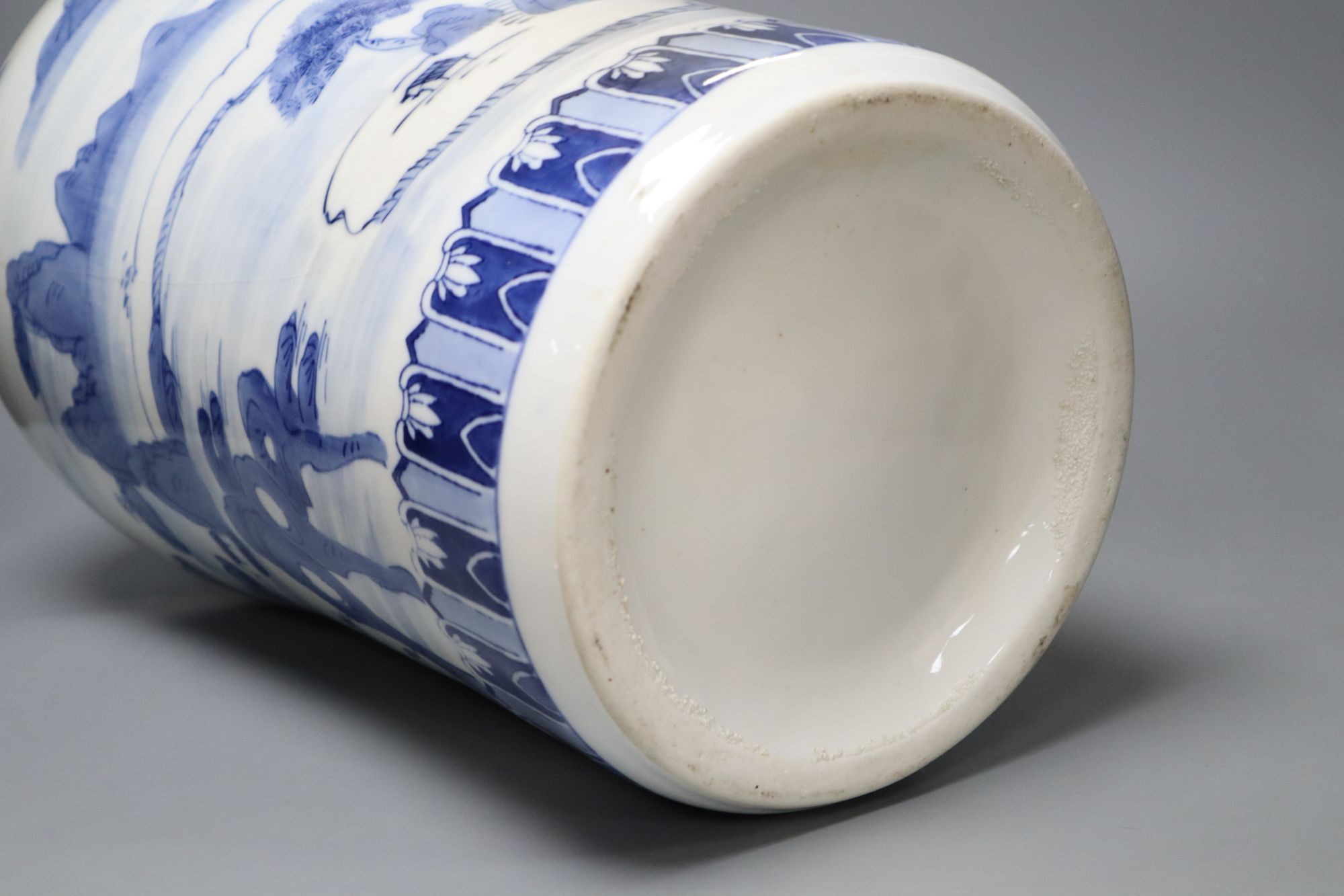 A Chinese blue and white lidded vase, height 49cm